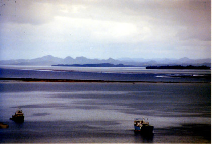 fiji boats.jpg